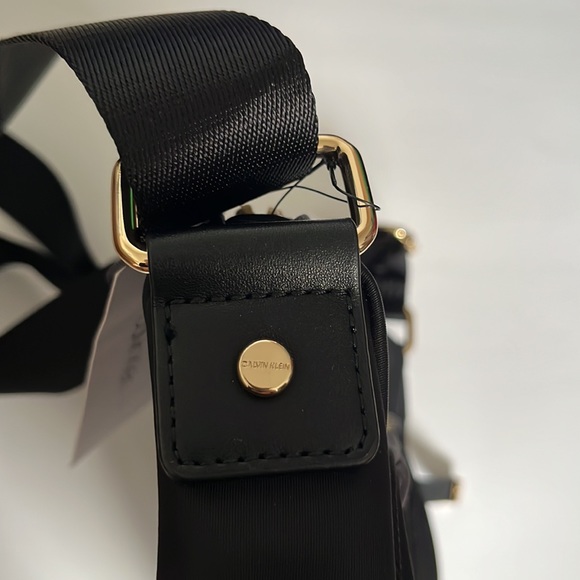 NEW Calvin Klein Bag - Picture 3 of 5